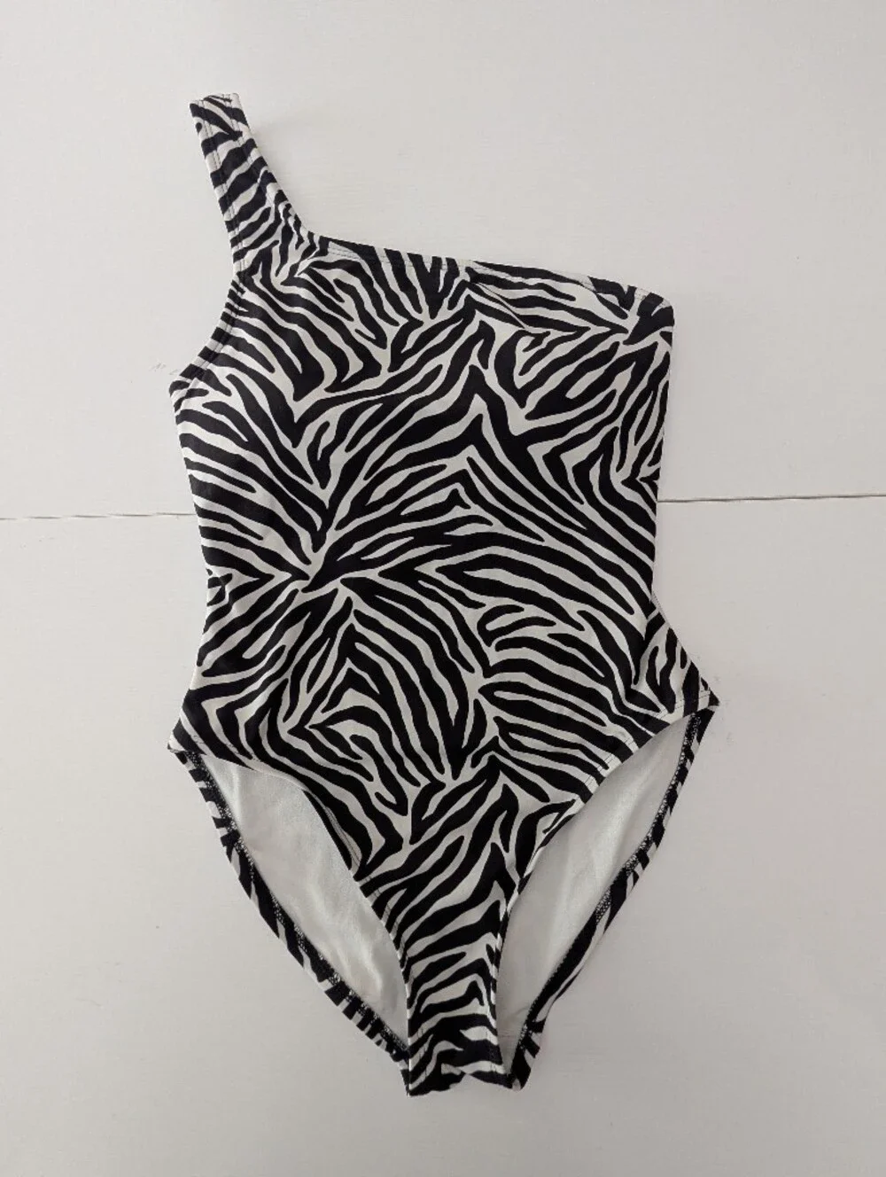 Kate Spade Zebra Animal Print One-Shoulder Swimsuit Size S Summer Beach Vacation